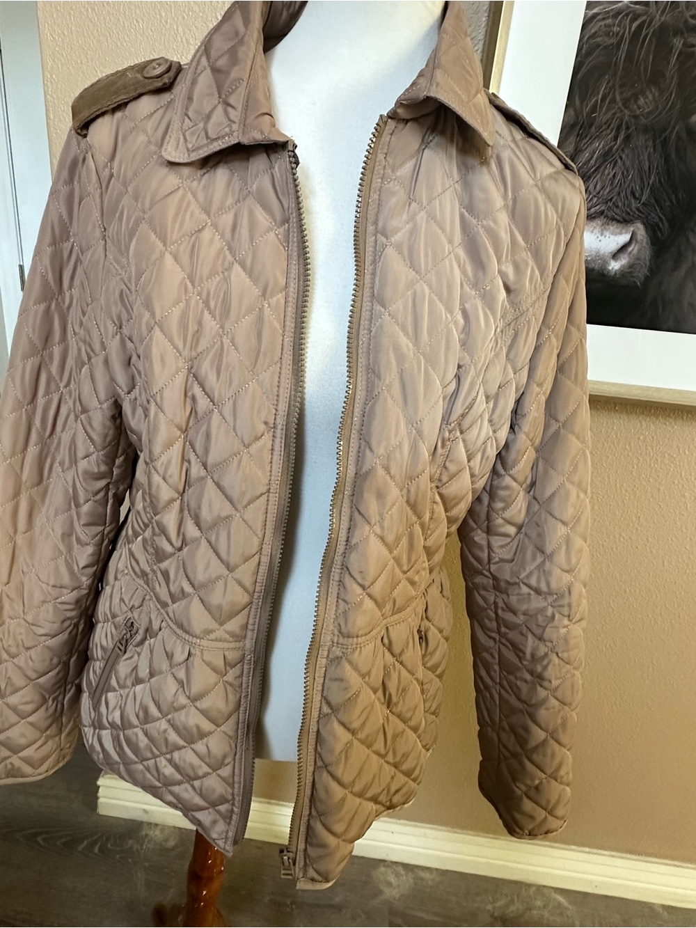 Daisy Quilted Puffer Jacket in Taupe